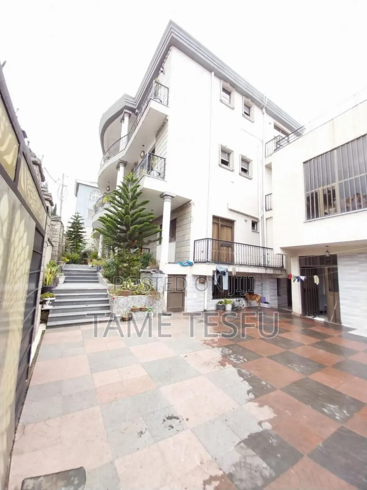 Furnished 8bdrm House in Cmc, Bole for sale
