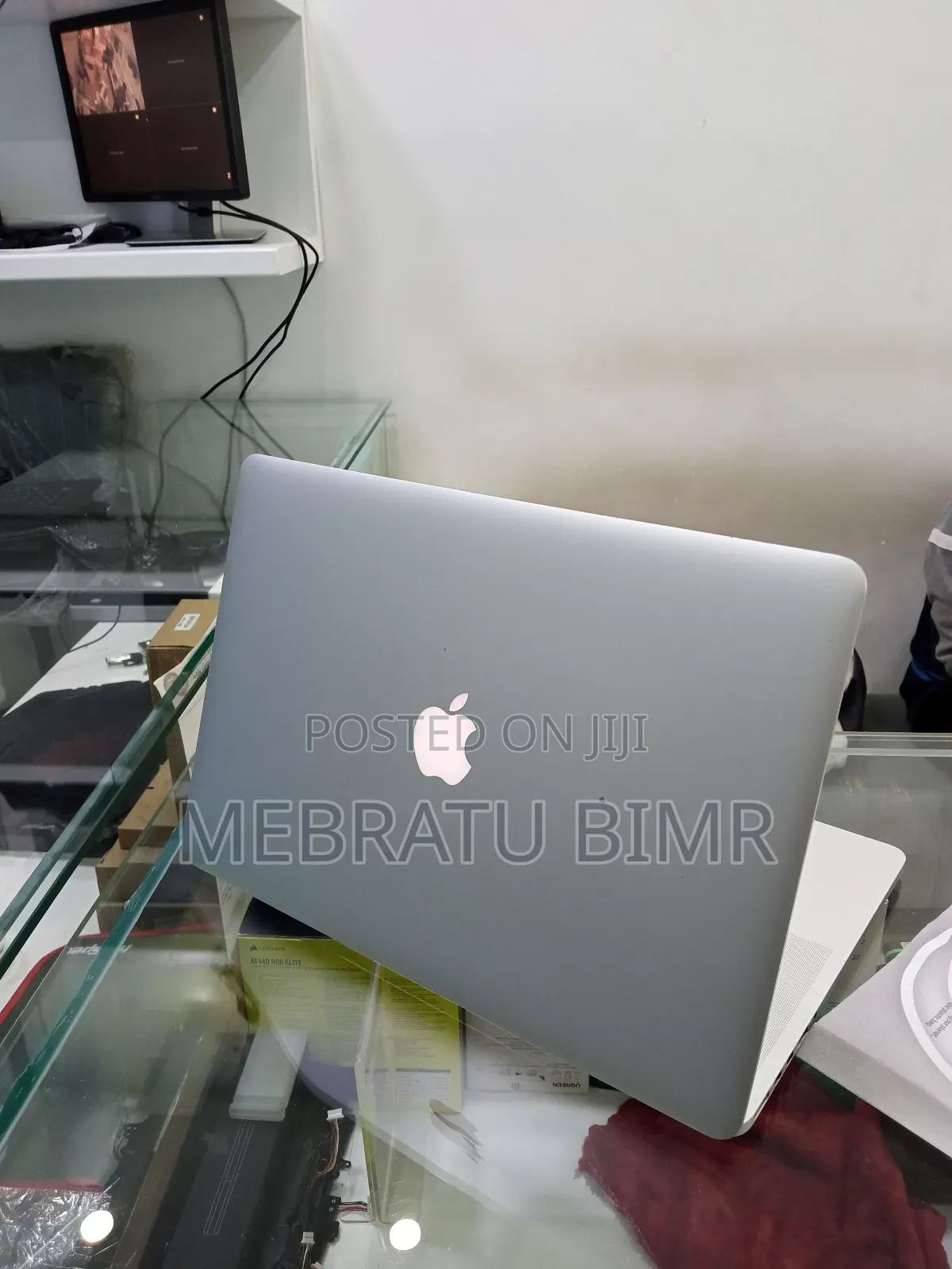 New Laptop Apple MacBook Pro 2015 16GB Intel Core I7 SSD 256GB