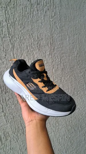 Photo - Sketchers Go Walk