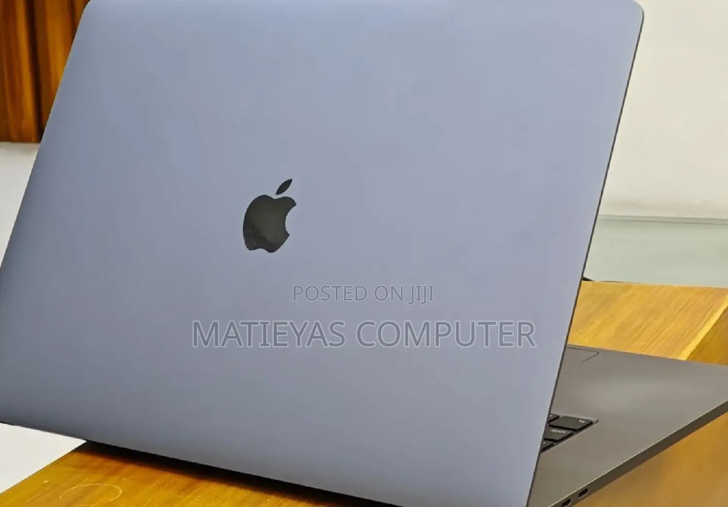 New Laptop Apple MacBook Pro 2019 16GB Intel Core I7 SSD 512GB
