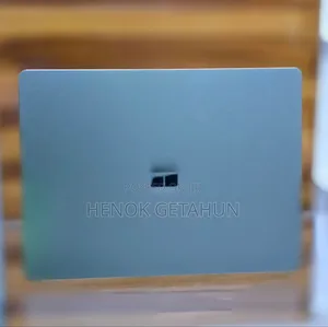 Photo - New Laptop Microsoft Surface 8GB Intel Core i5 SSD 256GB