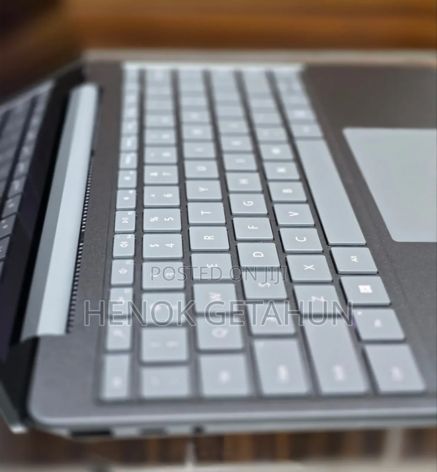 New Laptop Microsoft Surface 8GB Intel Core i5 SSD 256GB