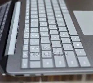 New Laptop Microsoft Surface 8GB Intel Core i5 SSD 256GB