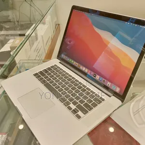 Laptop Apple MacBook Pro 2015 16GB Intel Core I7 SSD 256GB