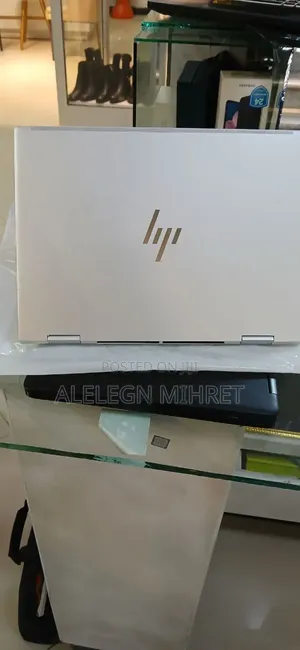 New Laptop HP Envy X360 8GB Intel Core i7 SSD 512GB