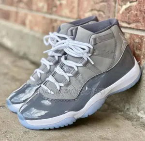 Photo - Jordan 11 Cool Grey