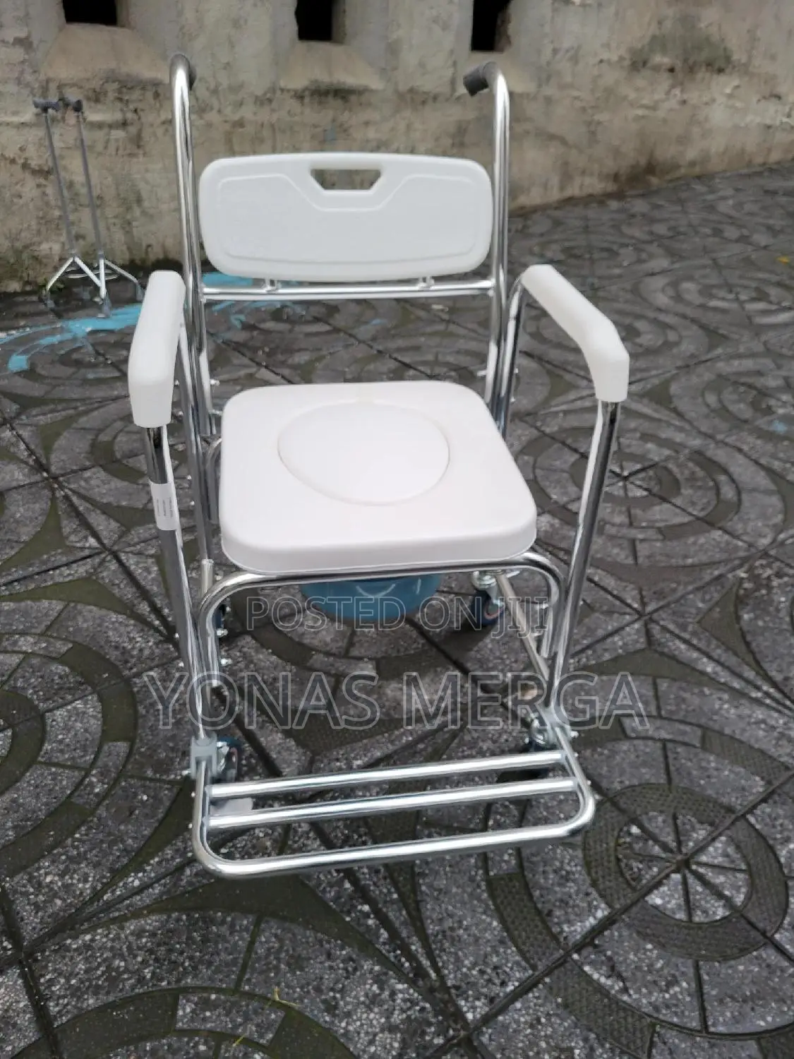 Toilet Chair糶~Wheelchair - 3-in-1 Design∞埶for Bathroom, Bedroom