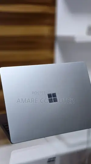 Photo - New Laptop Microsoft Surface 8GB Intel Core I5 SSD 256GB