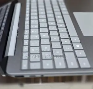 New Laptop Microsoft Surface 8GB Intel Core I5 SSD 256GB