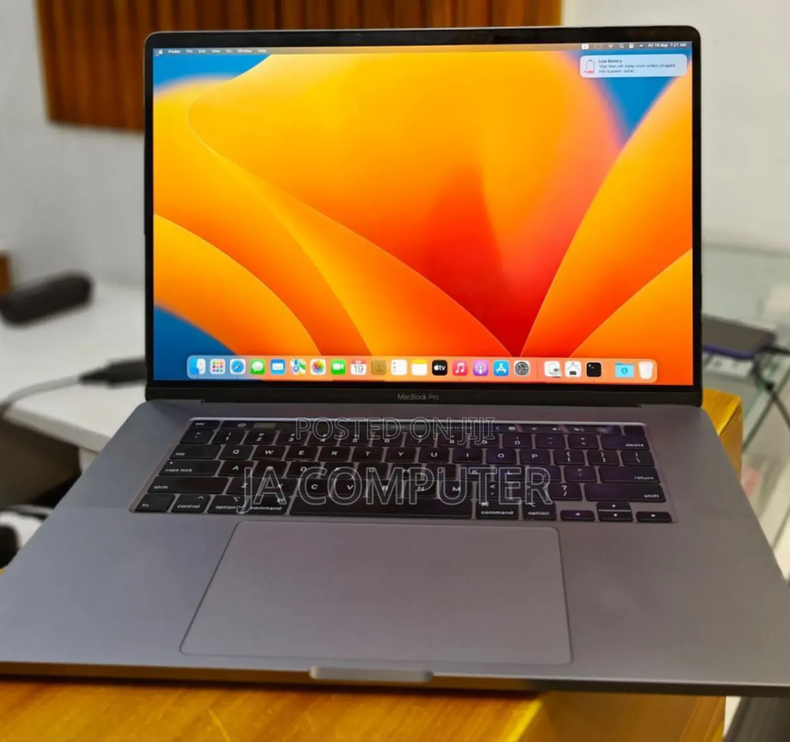 New Laptop Apple MacBook Pro 2019 16GB Intel Core I7 SSD 512GB