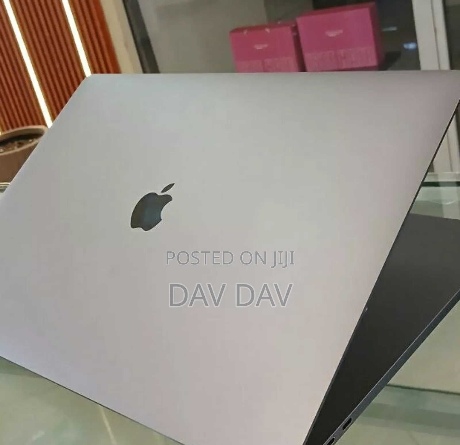 New Laptop Apple MacBook Pro 2019 16GB Intel Core I7 SSD 512GB