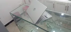 New Laptop HP 15-Dy1031wm 8GB Intel Core I3 SSD 256GB