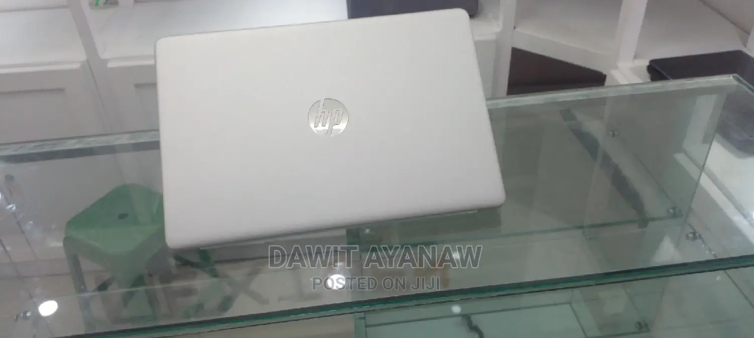 New Laptop HP 15-Dy1031wm 8GB Intel Core I3 SSD 256GB