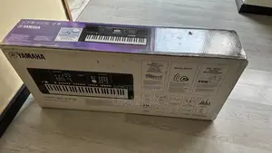Yamaha PSR-E473 Keyboard