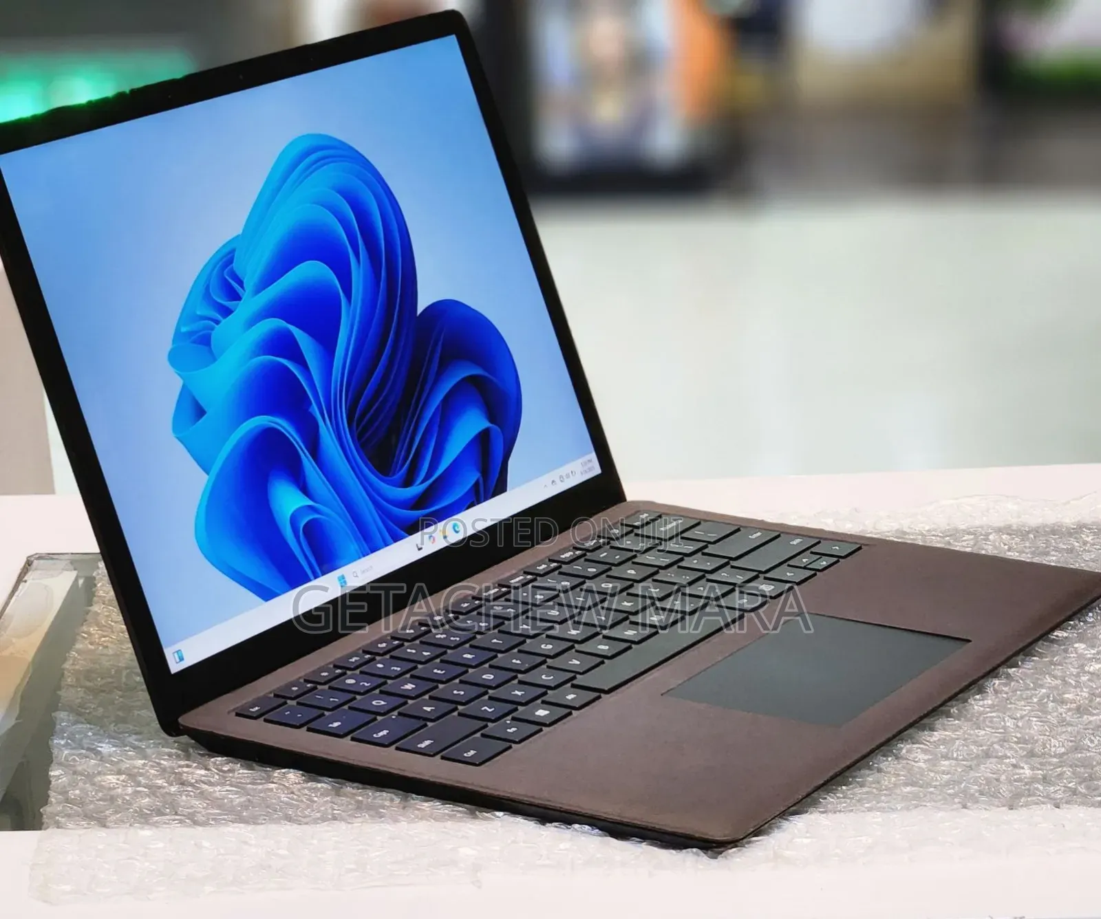New Laptop Microsoft Surface 16GB Intel Core I7 SSD 512GB