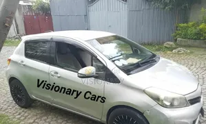 Toyota Yaris 2012 Silver