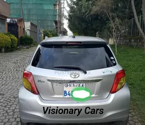 Toyota Yaris 2012 Silver