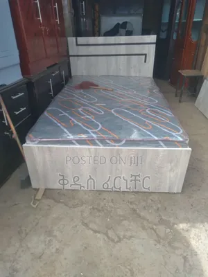 Photo - 1.20c.M አልጋ ከነፍራሹ ሙሉ ናምኔት በውሀ የሚወለወሉ ከአስተማማኝ ብረትና ችፑድ ጋር