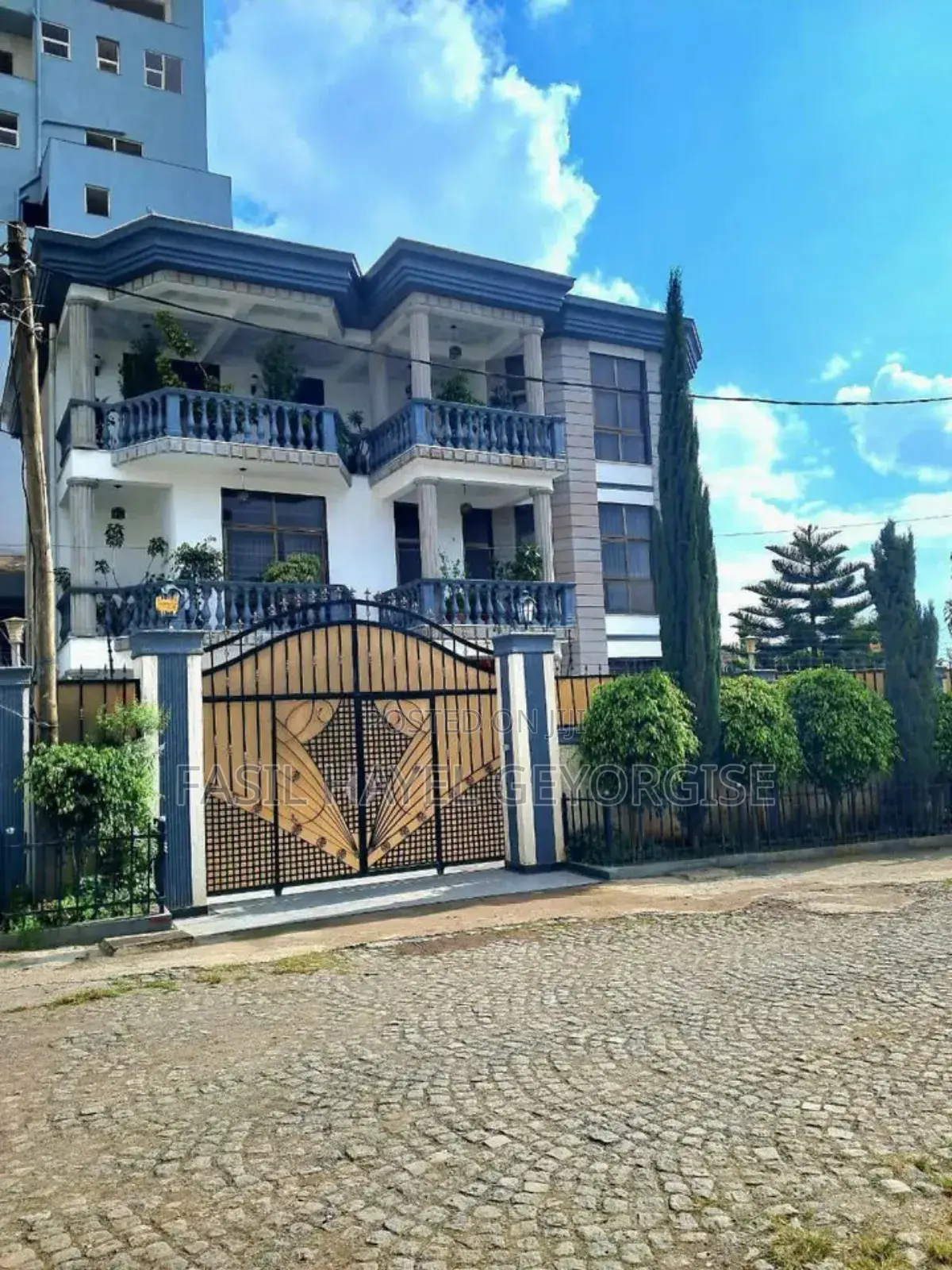 Furnished 6bdrm Mansion in 49 Road, Bole for sale