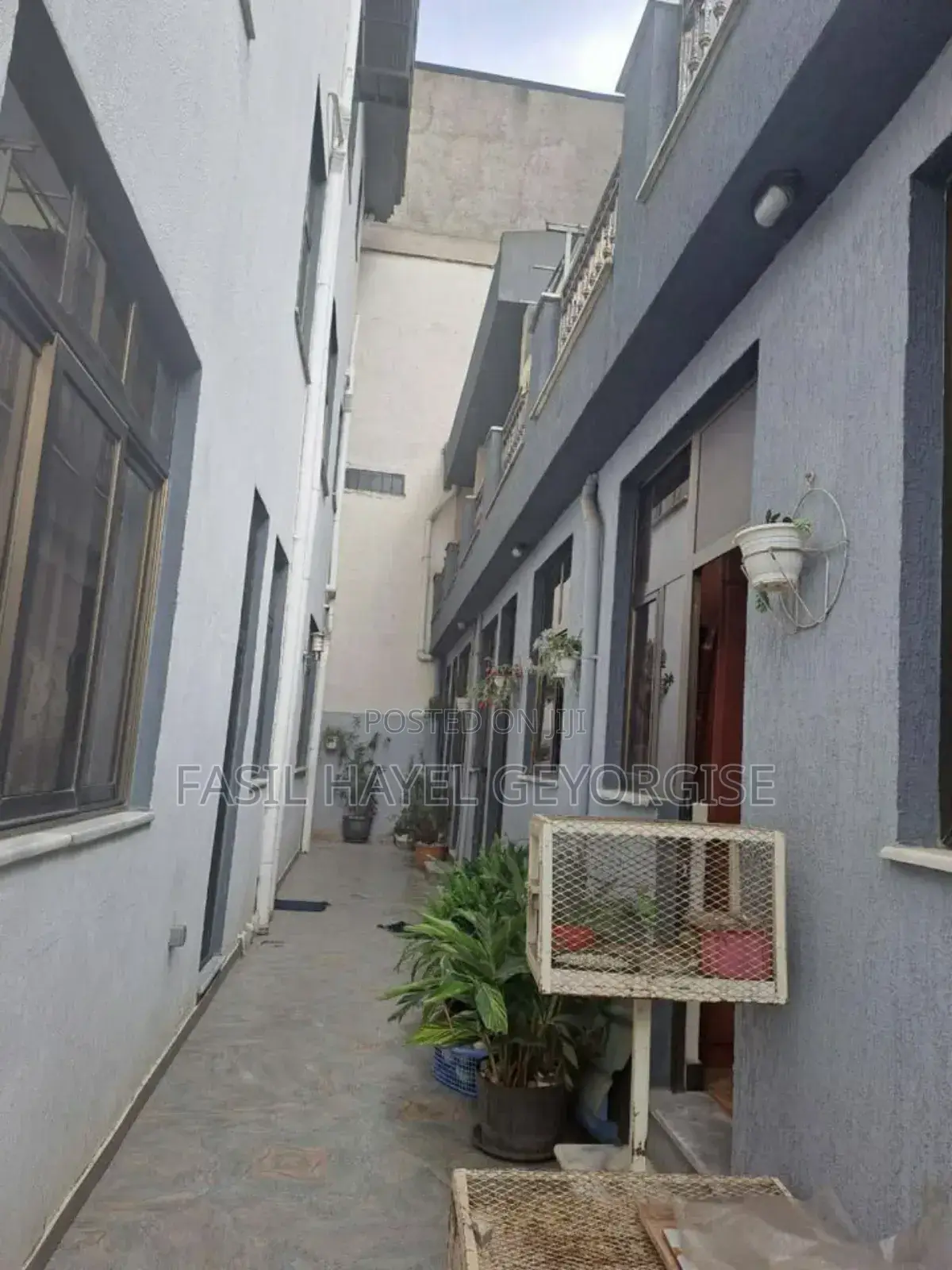 Furnished 6bdrm Mansion in 49 Road, Bole for sale