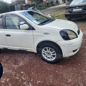 Toyota Vitz 2003 White