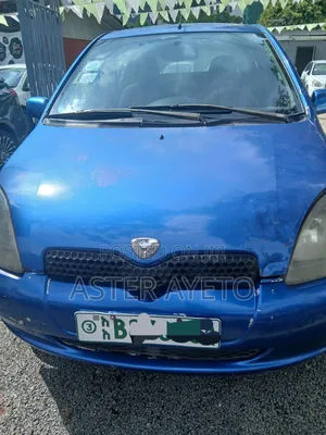 Photo - Toyota Vitz 2001 Blue