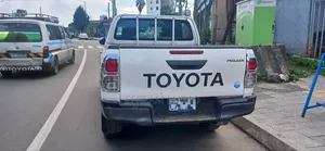 Toyota Hilux 2017 White