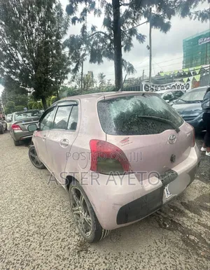 Toyota Yaris 2005 Pink