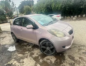 Toyota Yaris 2005 Pink