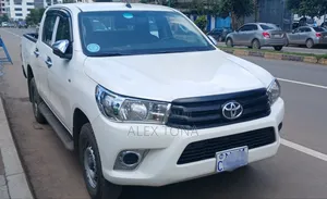 Toyota Hilux 2017 White