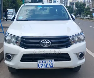 Toyota Hilux 2017 White