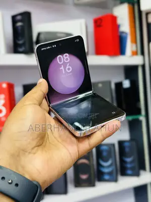 Photo - Samsung Galaxy Z Flip5 512 GB Purple