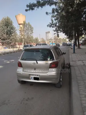 Toyota Vitz 2003 Gold