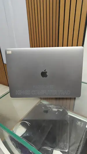 New Laptop Apple MacBook Pro 2019 16GB Intel Core I9 SSD 512GB