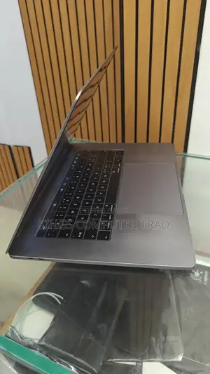 New Laptop Apple MacBook Pro 2019 16GB Intel Core I9 SSD 512GB