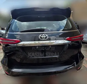 Toyota Fortuner 2.7 AWD 2024 Black