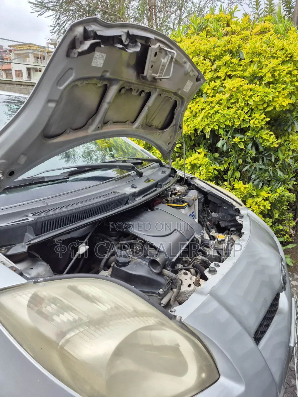 Toyota Yaris Base Hatchback 5dr 2010 Silver