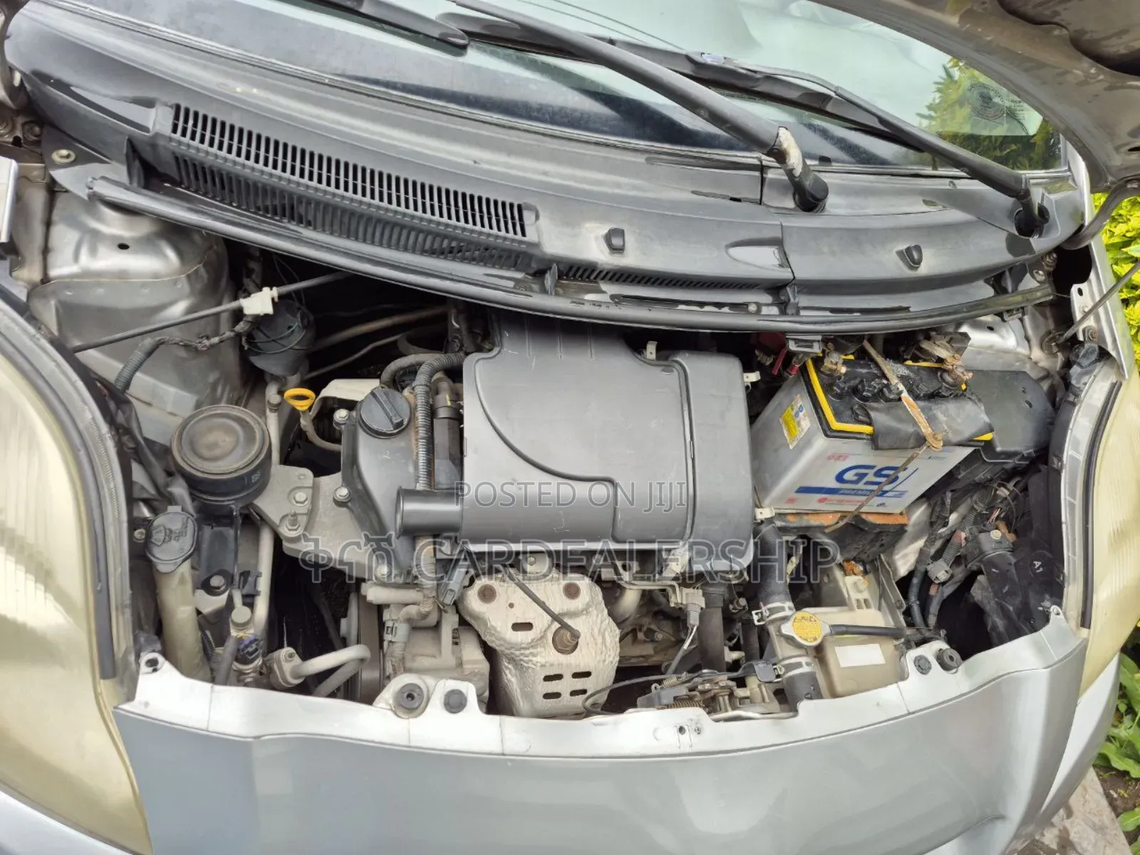 Toyota Yaris Base Hatchback 5dr 2010 Silver