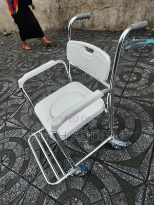 Commode Wheelchair痛楚wheelchair布丁wheelchair煞車wheelchair丸緩wheelchair