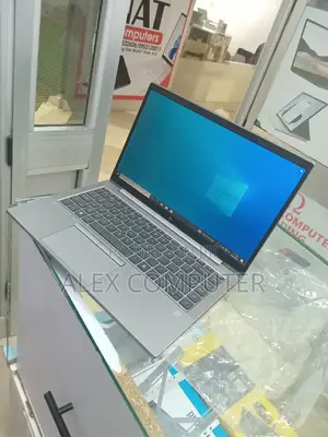 New Laptop HP ZBook Firefly G8 16GB Intel Core I7 SSD 512GB