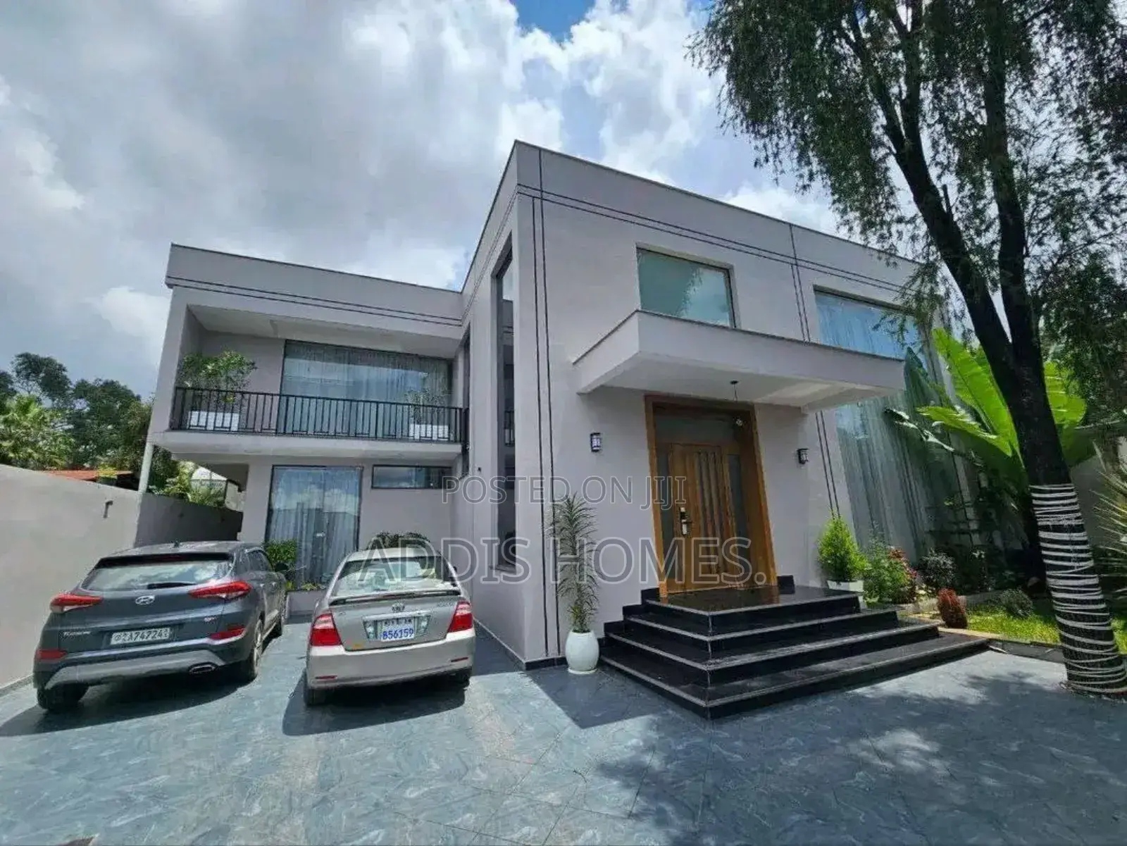 5bdrm Villa in Bole for sale