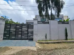 5bdrm Villa in Bole for sale