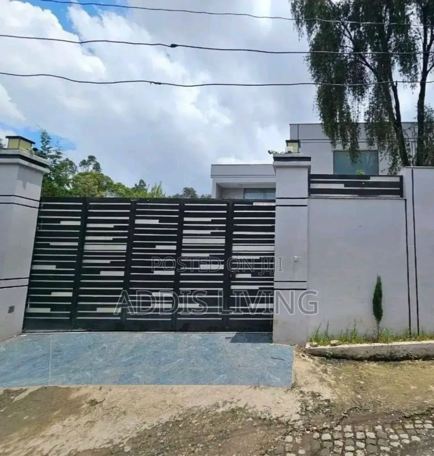 5bdrm Villa in Bole for sale
