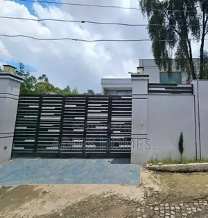 5bdrm Villa in Bole for sale