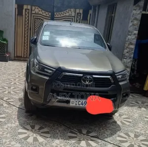 Toyota Hilux 2022 Gray