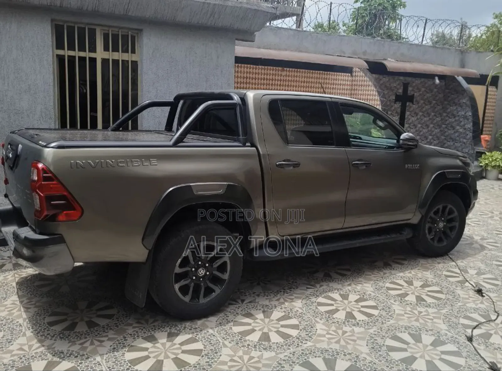 Toyota Hilux 2022 Gray