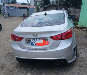 Hyundai Avante 2012 Silver