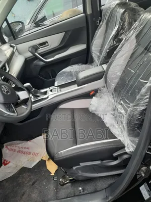 New Toyota Veloz 2025 Silver