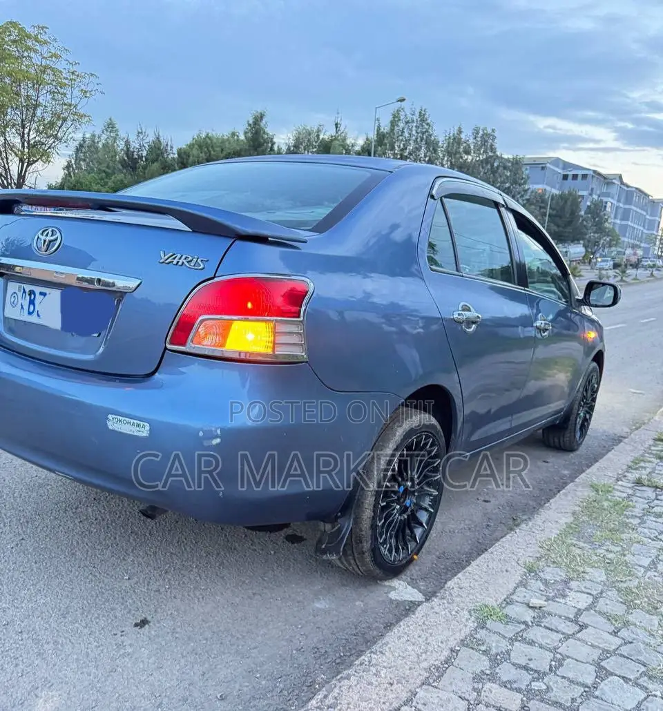 Toyota Yaris 1.0 VVT-i 2008 Gray