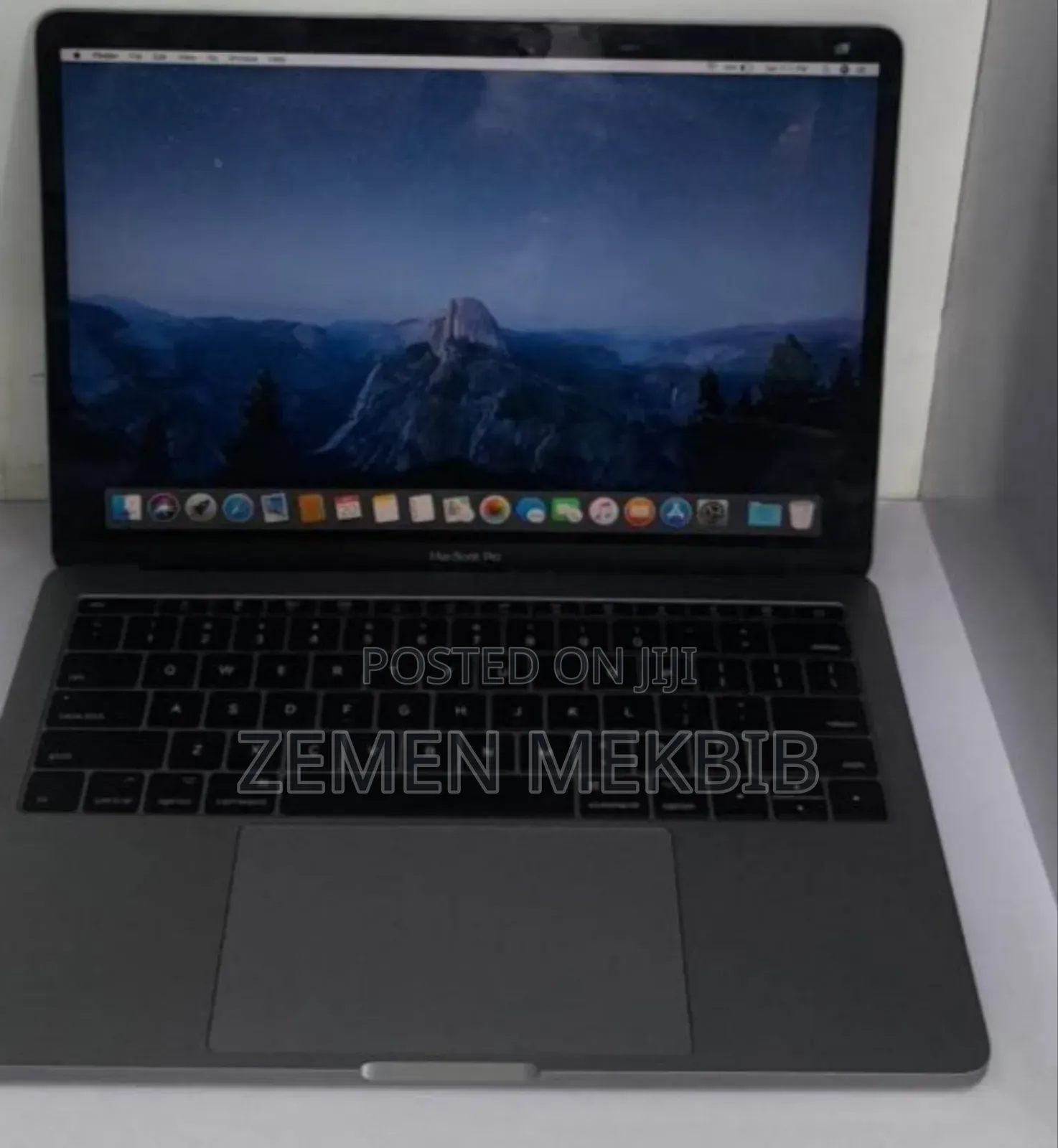 New Laptop Apple MacBook Pro 2017 8GB Intel Core I5 SSD 128GB